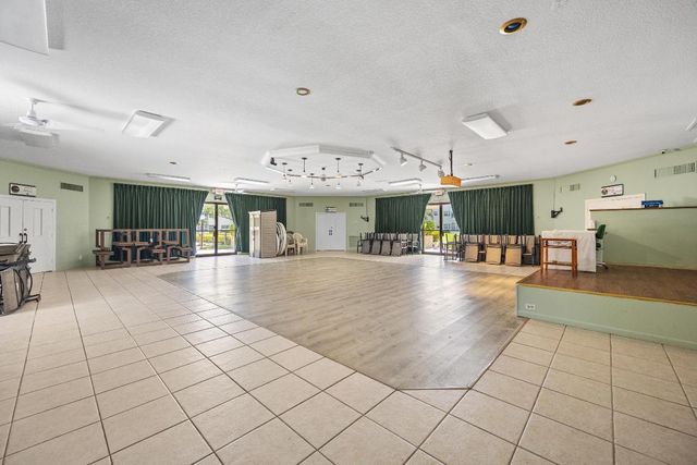 3405 NW 48 Avenue J514, Lauderdale Lakes, FL 33319