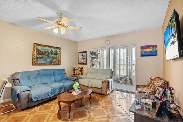 3405 NW 48 Avenue J514, Lauderdale Lakes, FL 33319