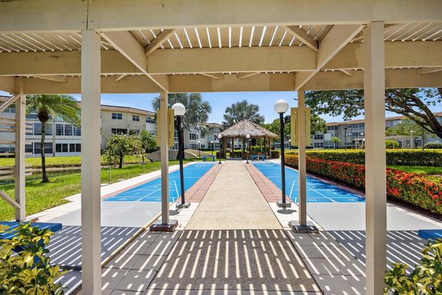 3405 NW 48 Avenue J514, Lauderdale Lakes, FL 33319