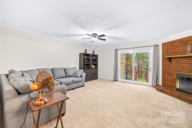 8430 Coulwood Oak Lane, Charlotte, NC 28214