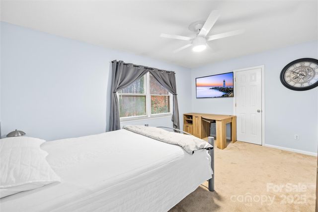 8430 Coulwood Oak Lane, Charlotte, NC 28214