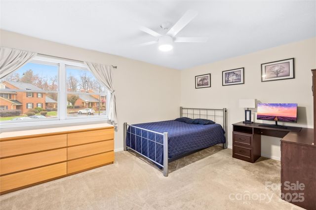 8430 Coulwood Oak Lane, Charlotte, NC 28214