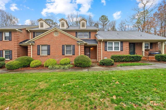 8430 Coulwood Oak Lane, Charlotte, NC 28214