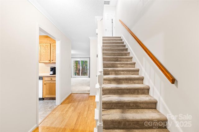 8430 Coulwood Oak Lane, Charlotte, NC 28214