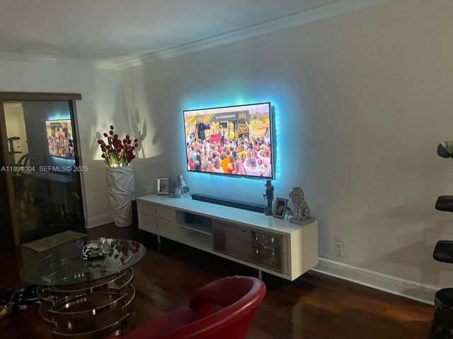 8290 Lake Dr 420, Doral, FL 33166