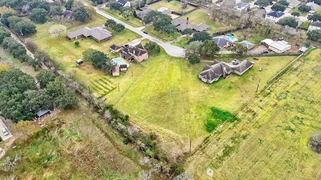 Image 5 of property listing at 0 Rabb Ridge Drive, Richmond, TX 77469