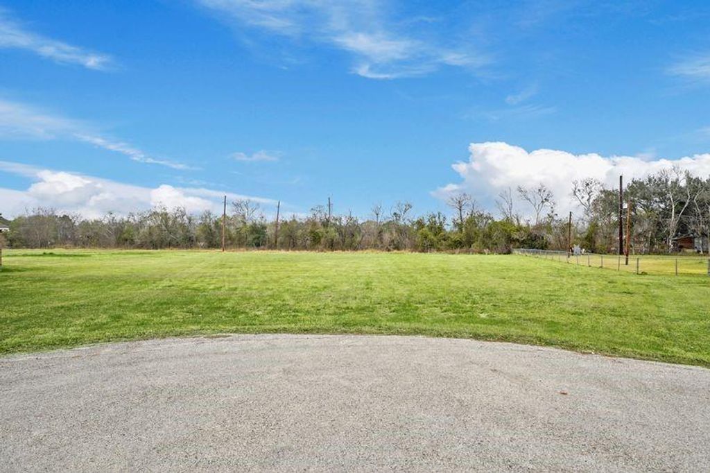 Image 8 of property listing at 0 Rabb Ridge Drive, Richmond, TX 77469