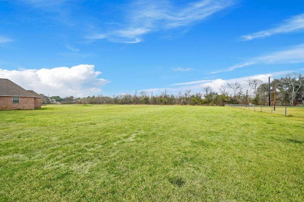 Image 9 of property listing at 0 Rabb Ridge Drive, Richmond, TX 77469