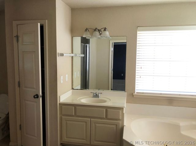 506 S 49th Court, Broken Arrow, OK 74014