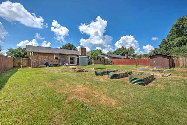 3406 Edward Avenue, Springdale, AR 72762