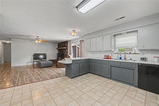 3406 Edward Avenue, Springdale, AR 72762
