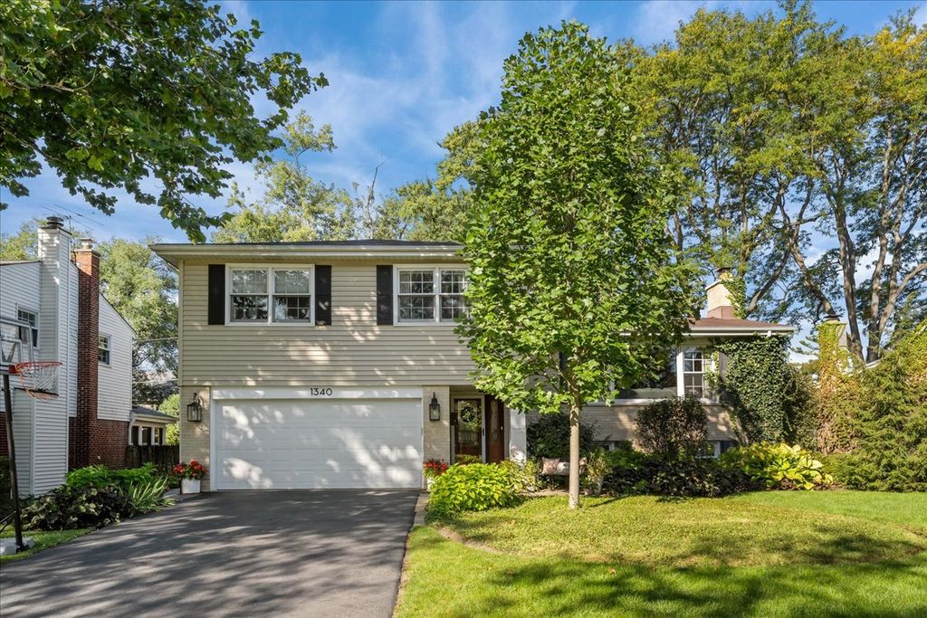1340 Hawthorne Lane, Glenview, IL 60025 — exterior