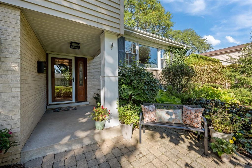 1340 Hawthorne Lane, Glenview, IL 60025 — photo 3