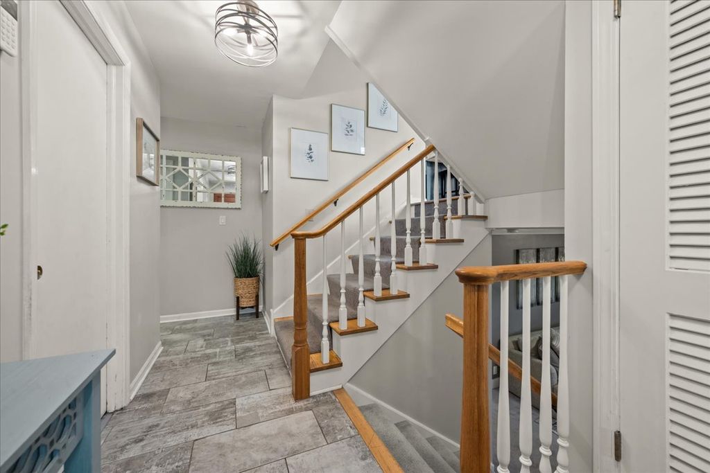 1340 Hawthorne Lane, Glenview, IL 60025 — photo 4