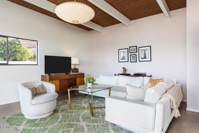 877 Hillcrest Drive, Pomona, CA 91768