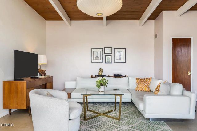 877 Hillcrest Drive, Pomona, CA 91768