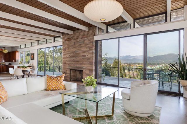 877 Hillcrest Drive, Pomona, CA 91768