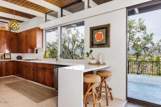 877 Hillcrest Drive, Pomona, CA 91768