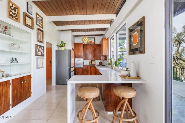 877 Hillcrest Drive, Pomona, CA 91768