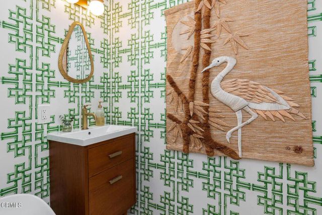 877 Hillcrest Drive, Pomona, CA 91768