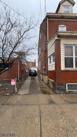 182 Liberty St, Trenton City, NJ 08611