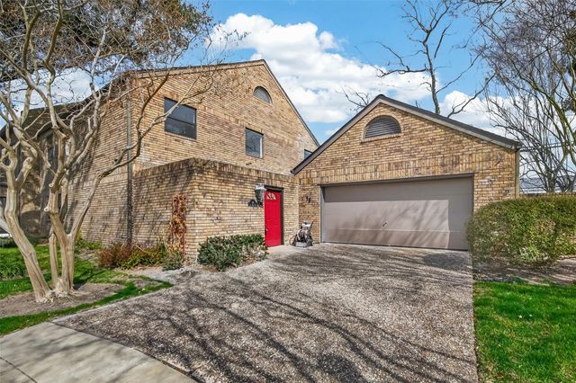 16 Town Oaks Place, Bellaire, TX 77401