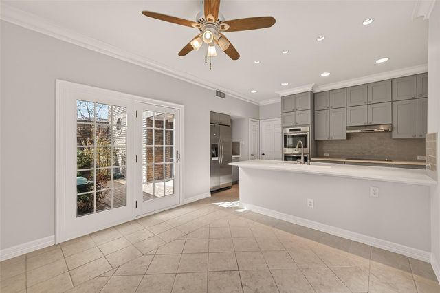 16 Town Oaks Place, Bellaire, TX 77401