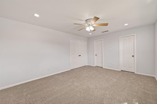 16 Town Oaks Place, Bellaire, TX 77401