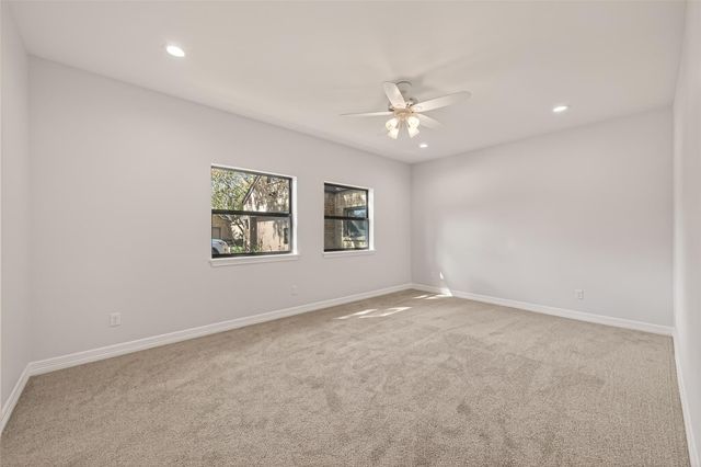 16 Town Oaks Place, Bellaire, TX 77401