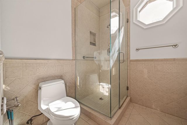 16 Town Oaks Place, Bellaire, TX 77401