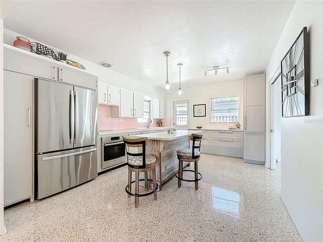 5401 17TH AVENUE S, Gulfport, FL 33707