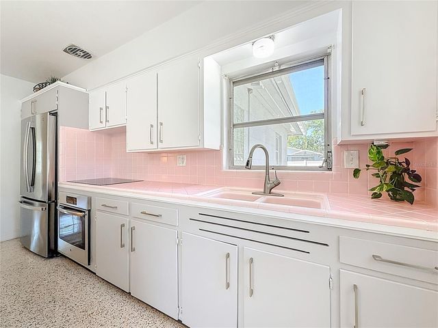 5401 17TH AVENUE S, Gulfport, FL 33707