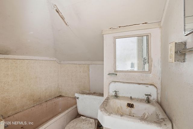 135 E 17TH Street, Jacksonville, FL 32206