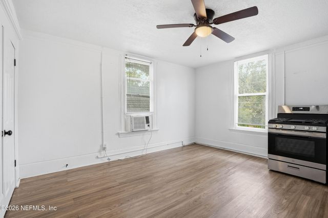 135 E 17TH Street, Jacksonville, FL 32206