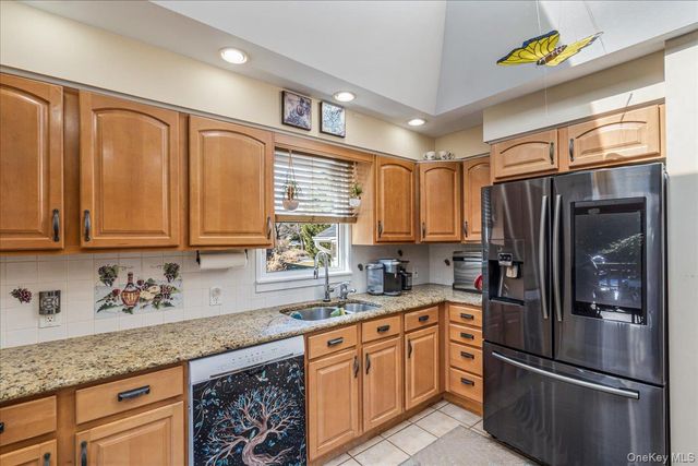 4 Andover Place, Huntington, NY 11743