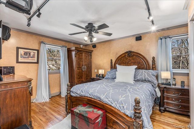 4 Andover Place, Huntington, NY 11743