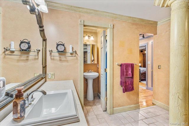 4 Andover Place, Huntington, NY 11743