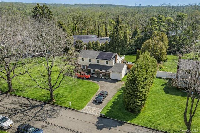 4 Andover Place, Huntington, NY 11743