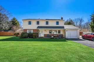 4 Andover Place, Huntington, NY 11743