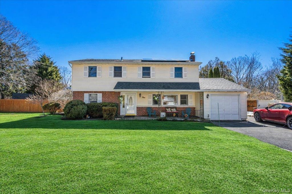 4 Andover Place, Huntington, NY 11743