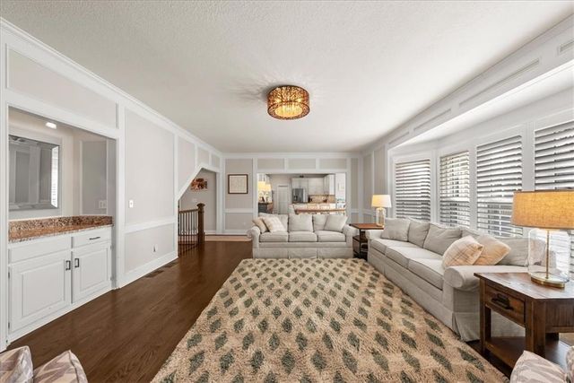 3405 W 129th Street, Leawood, KS 66209