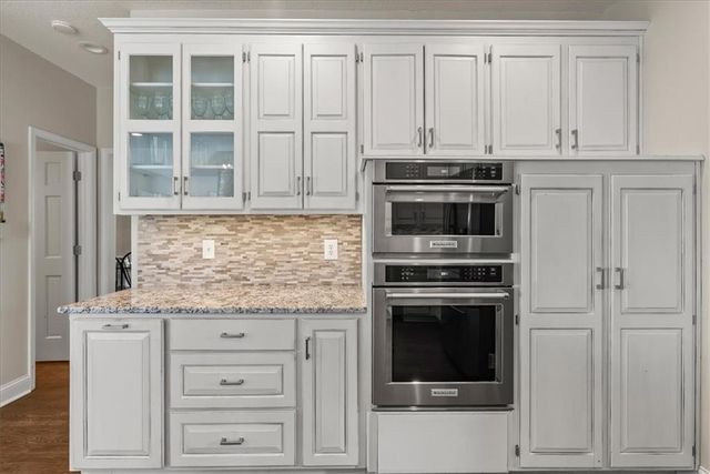 3405 W 129th Street, Leawood, KS 66209