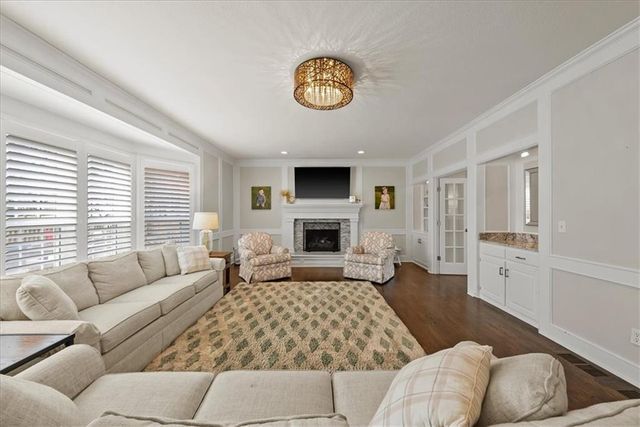 3405 W 129th Street, Leawood, KS 66209