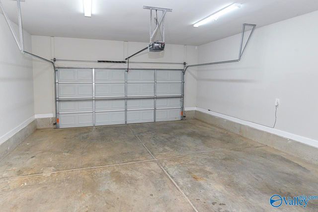 1051 Sandy Springs Road, Huntsville, AL 35806