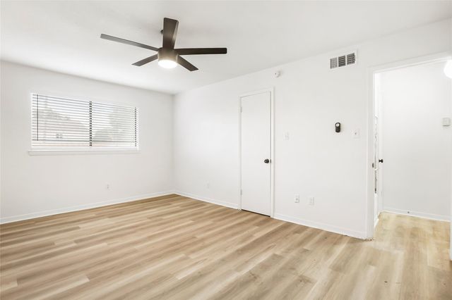 923 E 41st ST 105, Austin, TX 78751