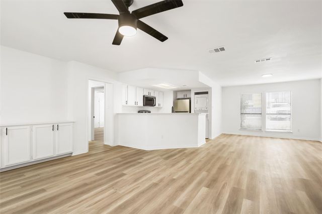 923 E 41st ST 105, Austin, TX 78751