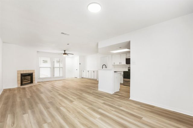 923 E 41st ST 105, Austin, TX 78751