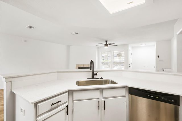 923 E 41st ST 105, Austin, TX 78751