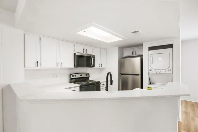 923 E 41st ST 105, Austin, TX 78751