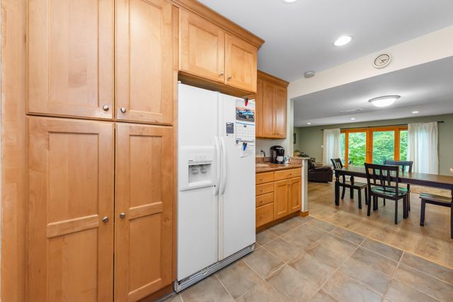 605 Watersedge Drive, Ann Arbor, MI 48105